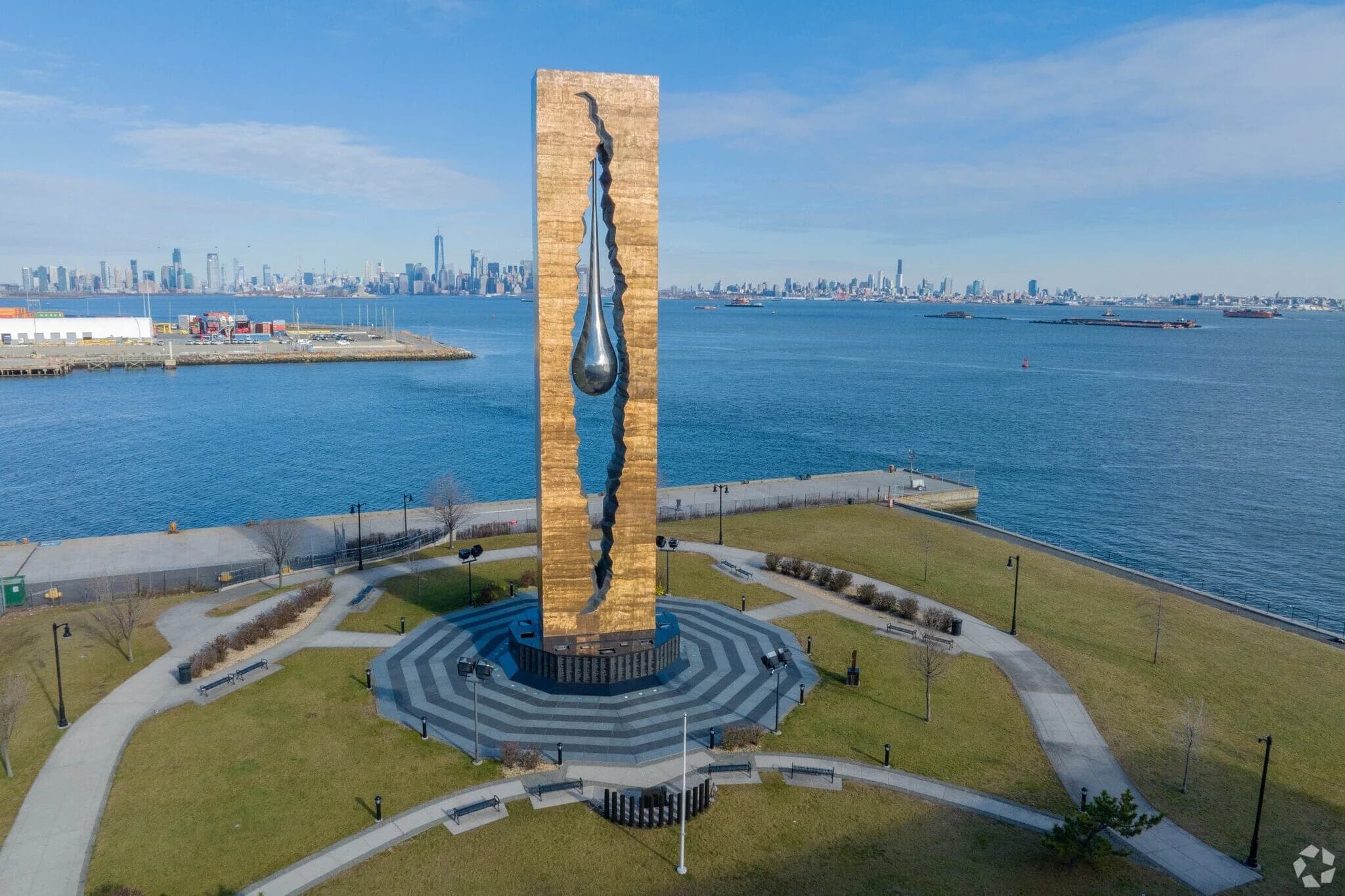 Hudson laundry and dry cleaning service